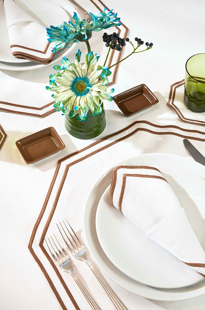 Brunette - Geometric Round Placemat