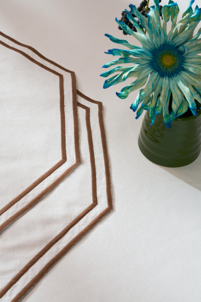 Brunette - Geometric Round Placemat